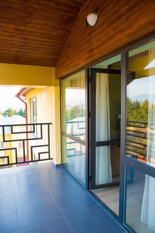 Hotel Holiday Villa Tiflis Exterior foto