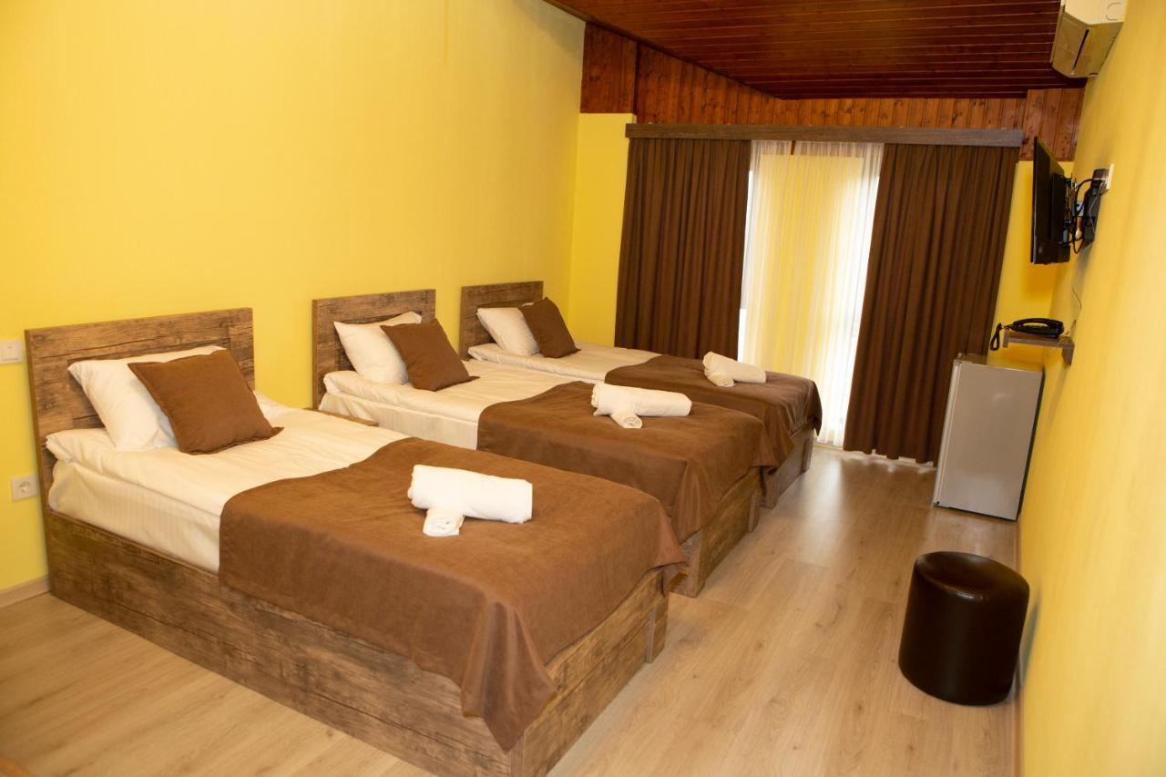 Hotel Holiday Villa Tiflis Exterior foto